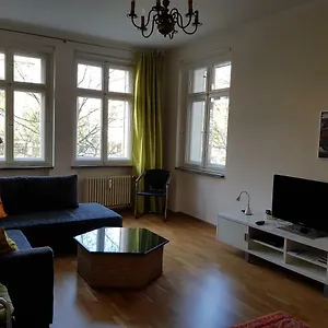 https://frankfurter-tor.find-berlin-hotels.com